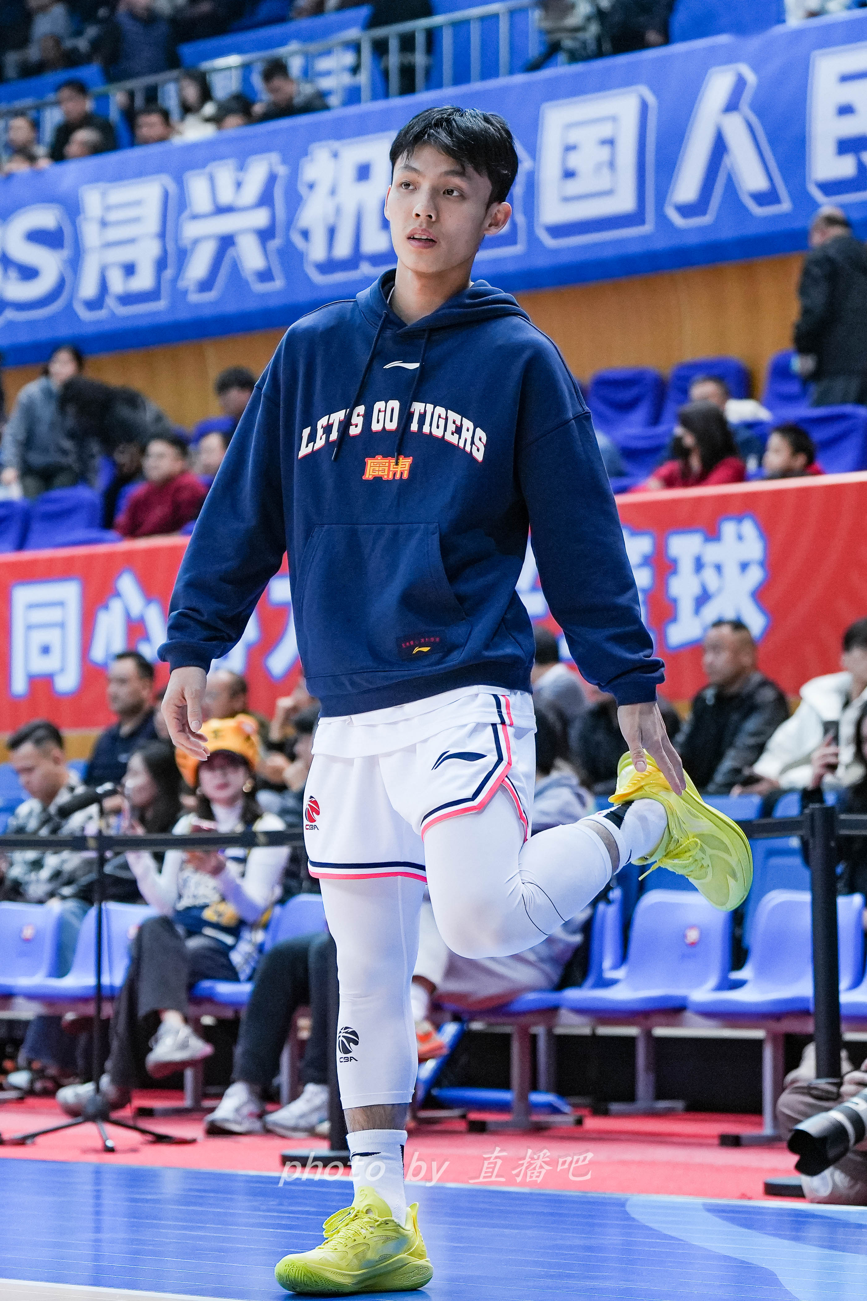  “控球中鋒”！徐杰這身體素質(zhì)有億點(diǎn)東西
