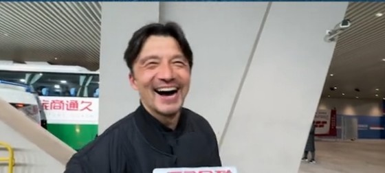  帶孩子和帶球隊(duì)哪個(gè)更累？謝暉笑言：都累，但帶孩子更累