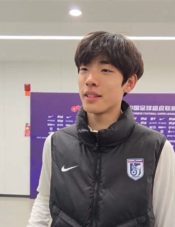  國青歸來上演中超首秀，朱鵬宇：感覺很好，場上大哥們很支持我