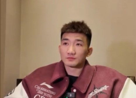  咋形容你和王博的關(guān)系？孫銘徽：像家人 他訓(xùn)練&生活中很照顧我們