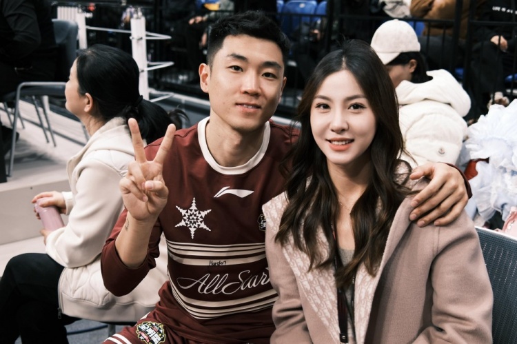  很搭！高詩巖妻子曬多張美照：打卡全明星 吉林下次見