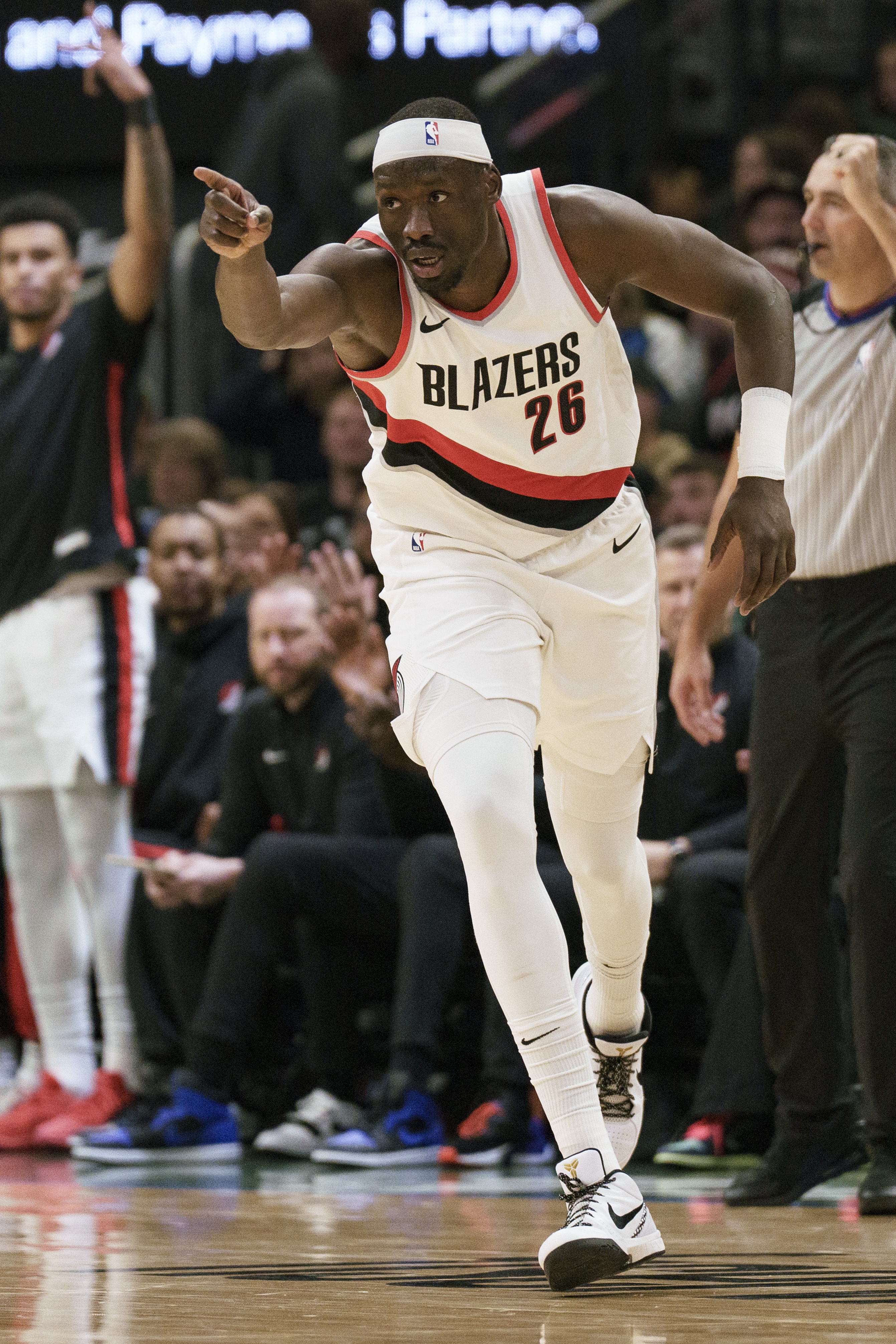  CBA名宿！里斯上半場三分4中3 11分鐘砍下11分5籃板