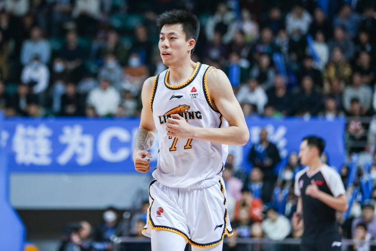  復(fù)出還要找狀態(tài)！張鎮(zhèn)麟半場6中1僅拿2分1板4助1斷