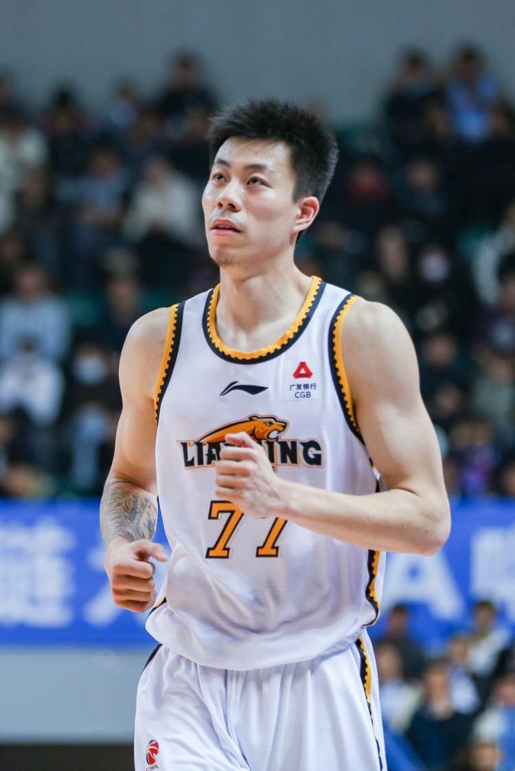  媒體人：張鎮(zhèn)麟、韓德君將因傷缺席今晚對(duì)陣北控的比賽