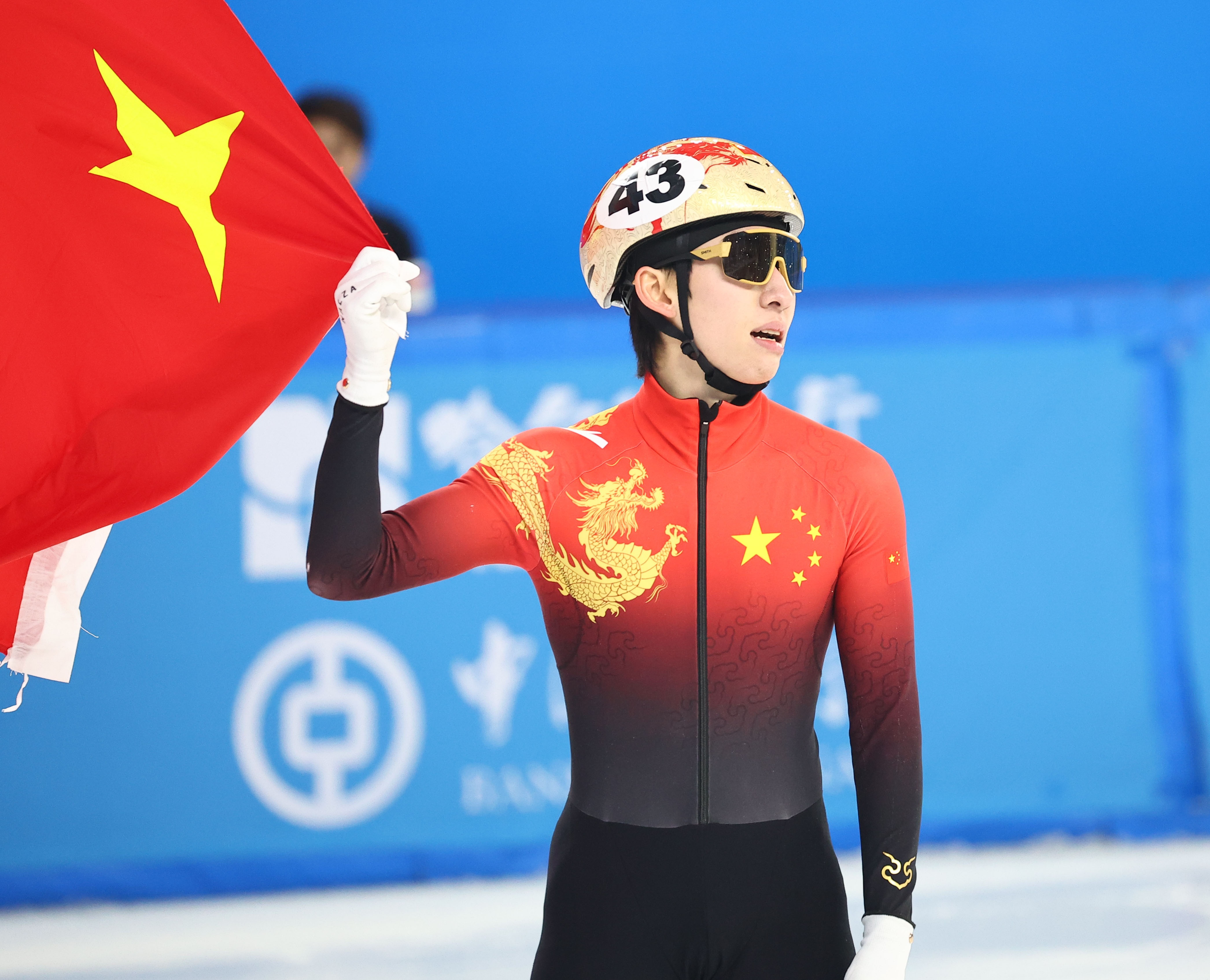  媒體人：中國冰雪歸化非常成功，但足球歸化花更多錢卻連水花都沒