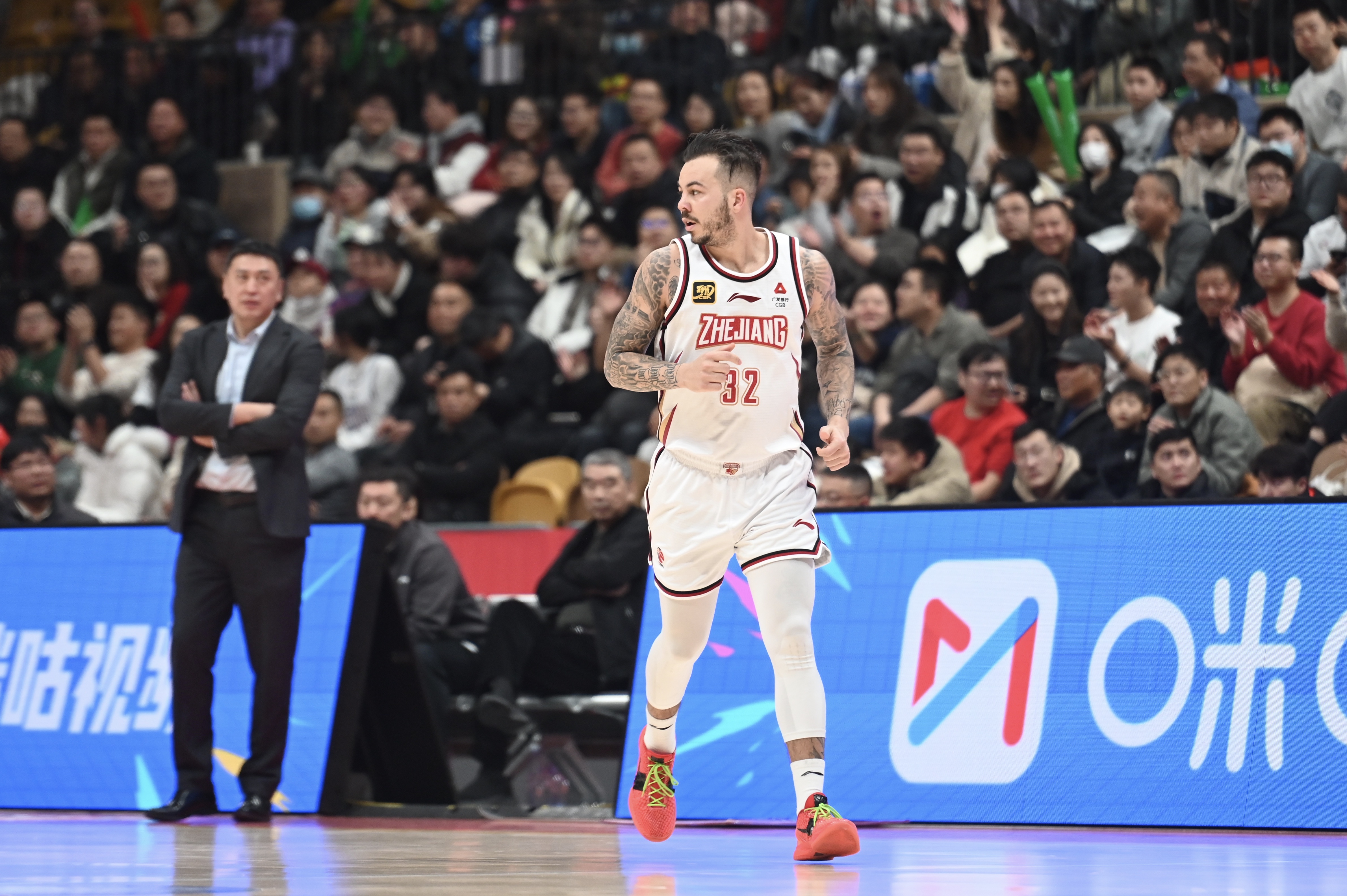  40+三雙難救主！約克39中18&三分22中10空砍48分10籃板11助攻